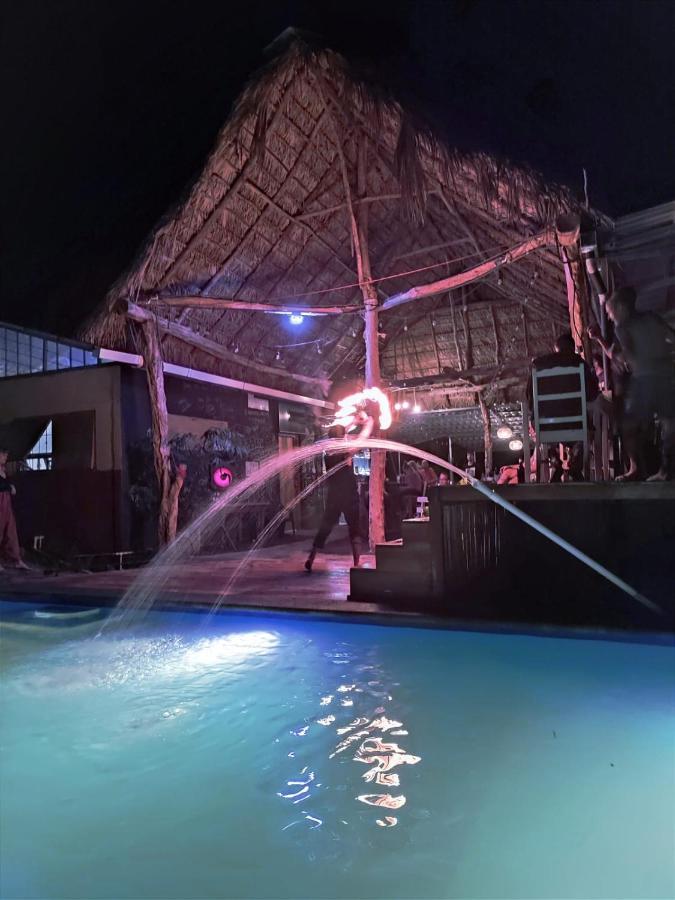 Hostel Raindance Santa Cruz Zewnętrze zdjęcie