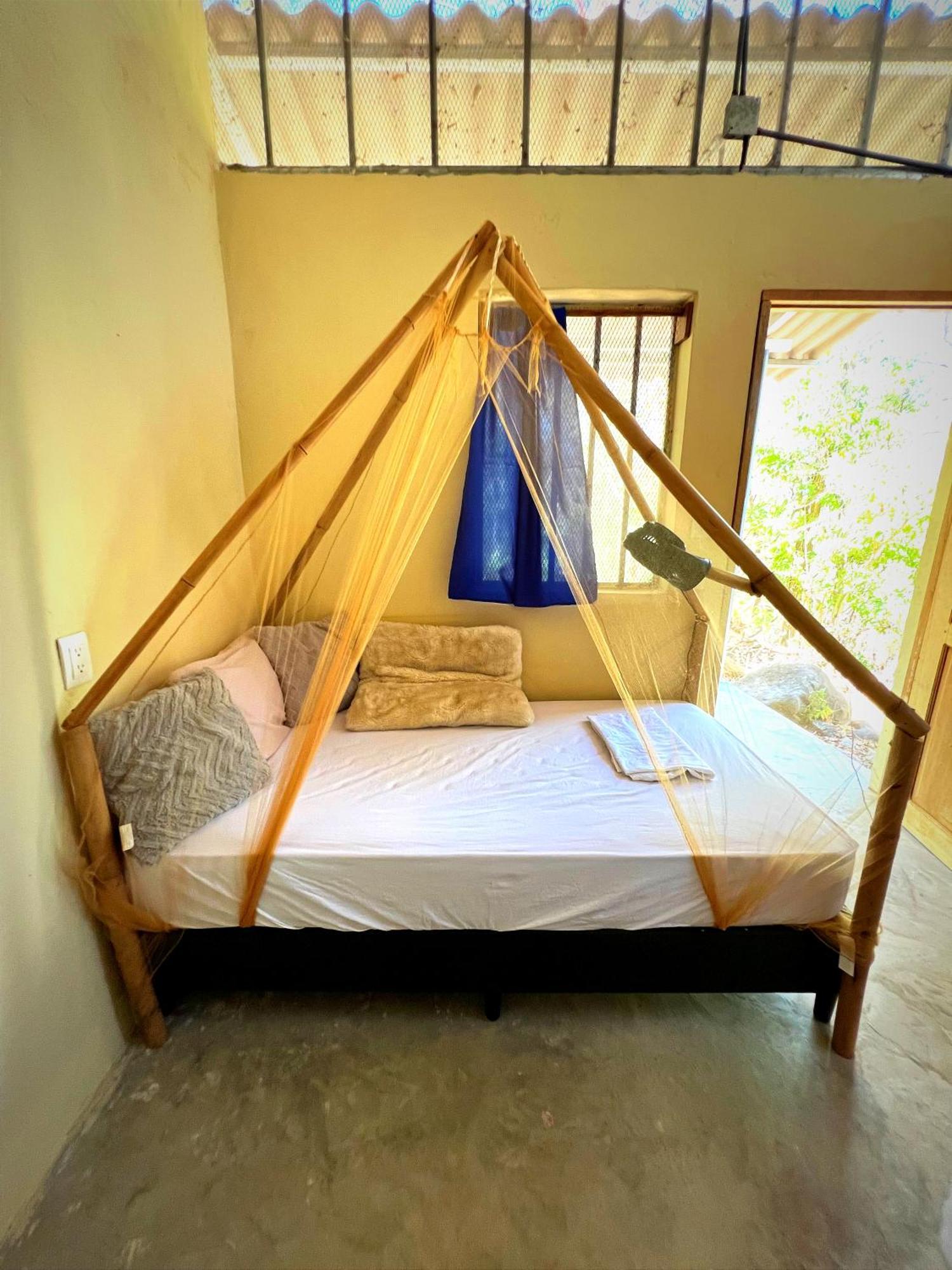 Hostel Raindance Santa Cruz Zewnętrze zdjęcie